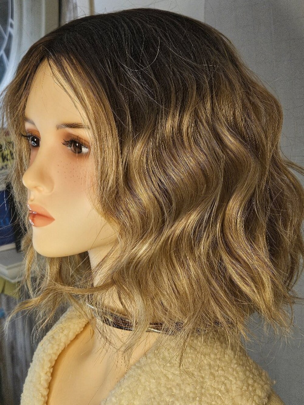 Salon Fresh Ash Blonde Ombre Shoulder Length Beachy Waves Face-Framing Layers